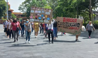 Padres de familia de primaria en Alpuyeca insisten en muro de contención