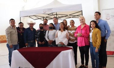 Entregó el gobierno de Jiutepec apoyos a artesanos y avicultores
