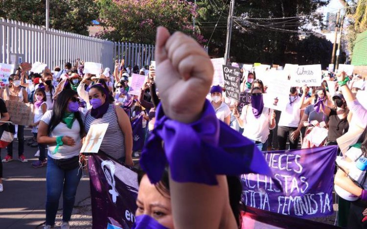 Colectivos denuncian 30 por ciento de  alza en feminicidios este año