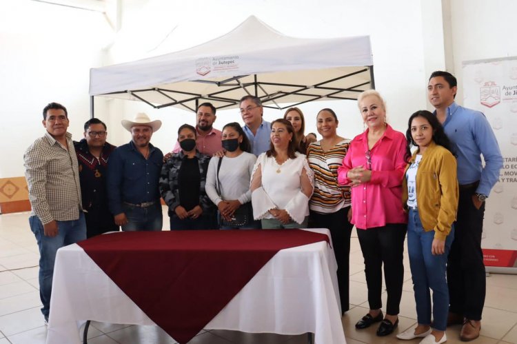 Entregó el gobierno de Jiutepec apoyos a artesanos y avicultores