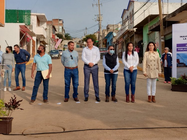Inauguró el gobernador calles pavimentadas en Cuernavaca