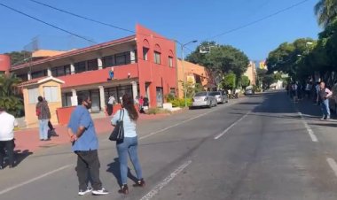 Sindicalizados de SAPAC exigen que les paguen adeudos