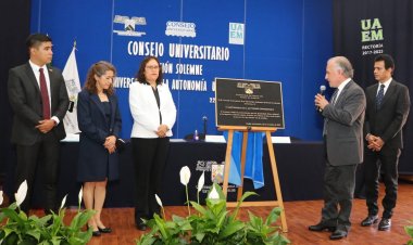 Conmemora la UAEM 55 años de su autonomía