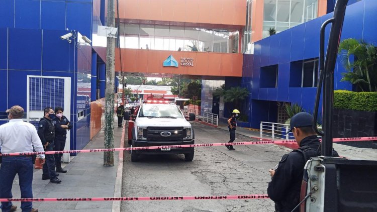 Enésima alerta por una bomba en plaza comercial; fue falsa alarma