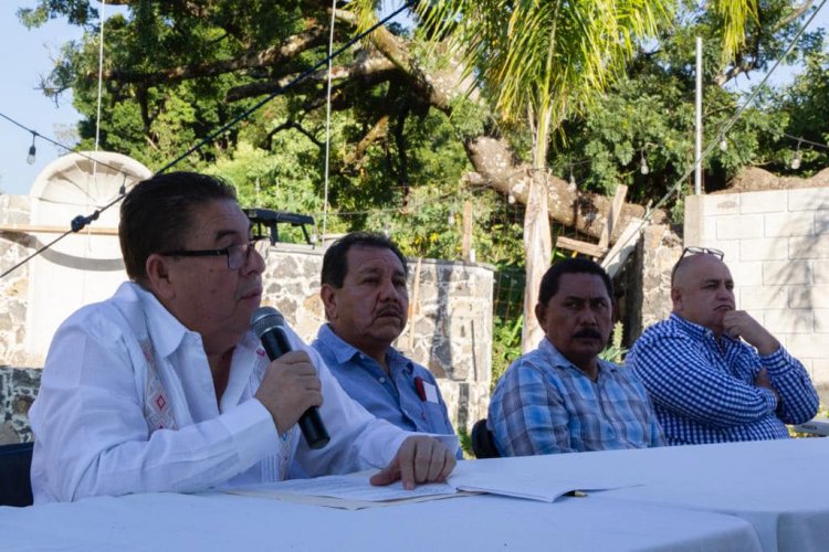 Se reunió Víctor Mercado con transportistas de Tepoztlán