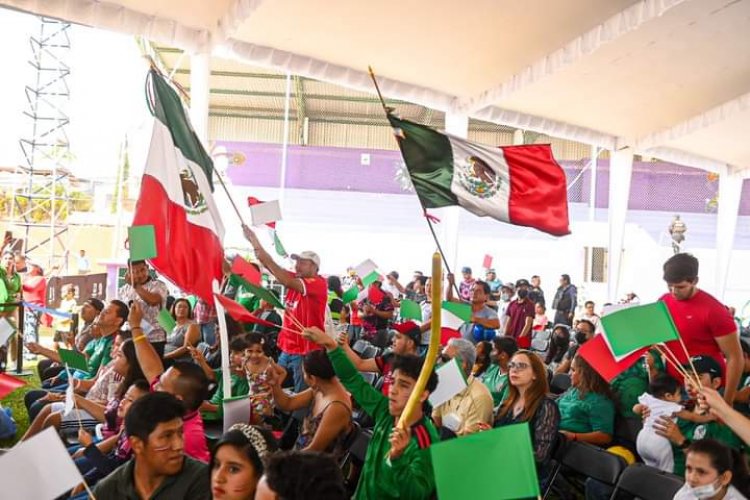 Disfrutaron familias con el gobernador transmisión del partido de México en el Mundial