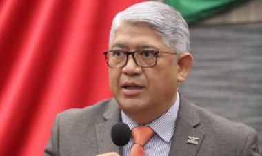 A no meterse en política piden  legisladores al obispo Castro