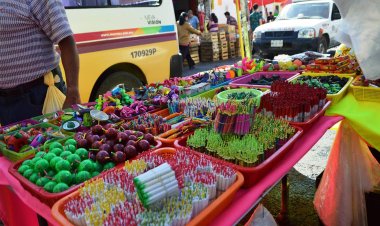 No pueden controlar la venta de  pirotecnia; sólo piden cuidados