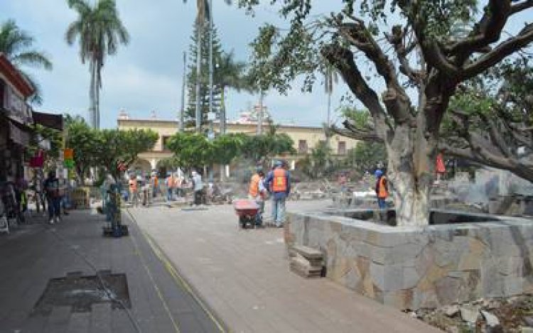 Hay un gran retraso en remodelación del  Zócalo y la Plaza Revolución de Cuautla