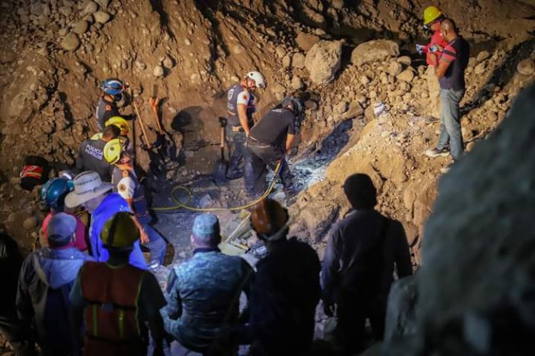 Tras horas, recuperaron cuerpos de dos trabajadores sepultados