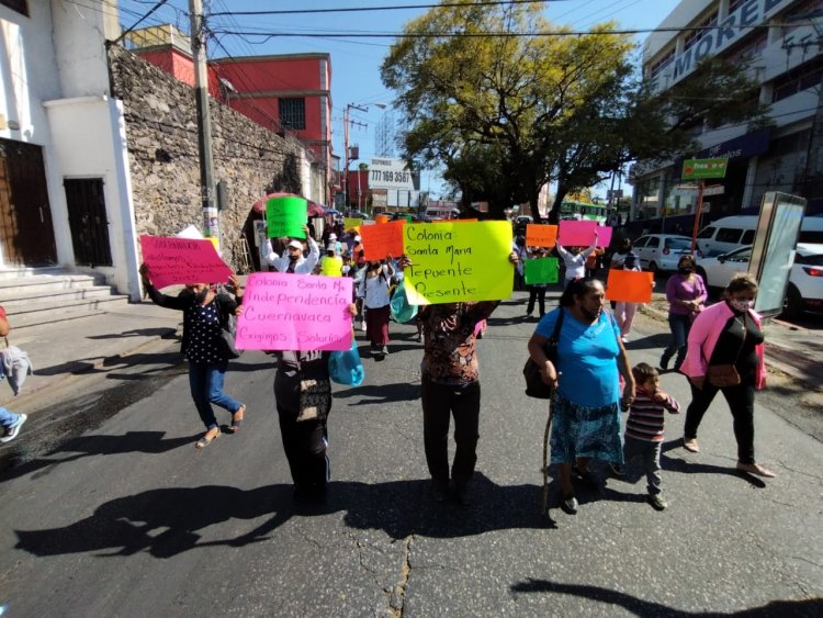 Por los pésimos servicios, protestan habitantes al ayuntamiento de Cuernavaca
