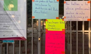 Padres toman secundaria en Axochiapan; acusan a un presunto profesor acosador