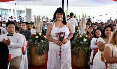 Centenas aprovecharon San Valentín para casarse