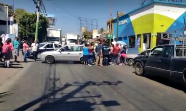 Por incumplimiento de SAPAC, vecinos de la colonia Mina 5 están sin agua