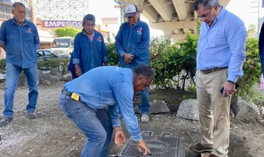 Alcalde Rafael Reyes supervisó labores de bacheo y de drenaje