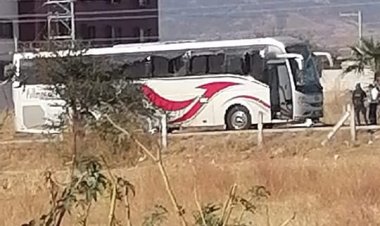 Presuntas alumnas de la normal de Amilcingo  atracaron, otra vez, un autobús del Pullman
