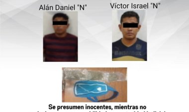 Los pescan fumando aparente marihuana en plena vía pública