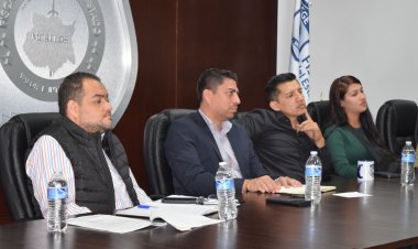Reunión de la FGE con transportistas de agua