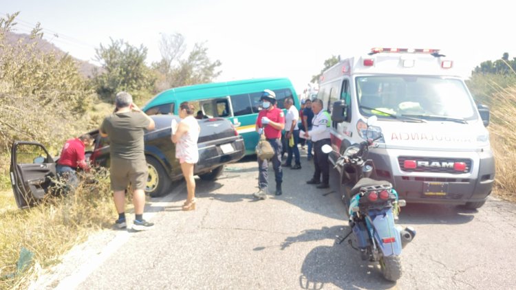 En accidente carretero en Yautepec, ocho lesionados