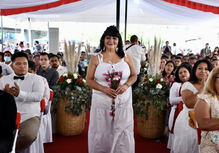 Centenas aprovecharon San Valentín para casarse