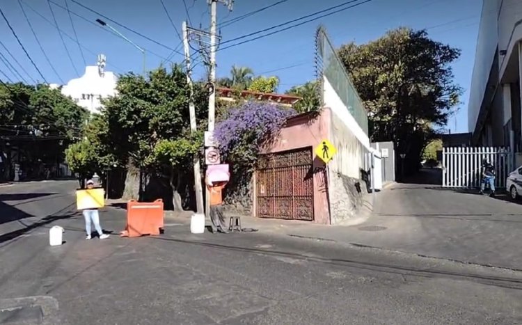 Bloquean calzada Leandro Valle en Cuernavaca por falta de agua