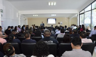 Se reúne Fiscalía General con representantes municipales