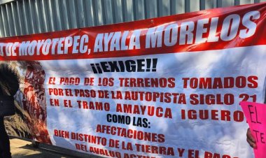 Campesinos exigen indemnización  de sus tierras por autopista Siglo XXI