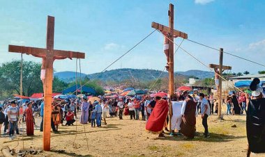 Después de tres años de interrupción habitantes de Ayala preparan escenificación del viacrucis