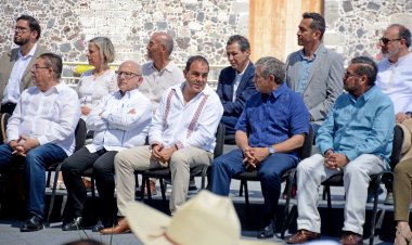 Acude edil José Luis Urióstegui, a la  reinauguración del Palacio de Cortes