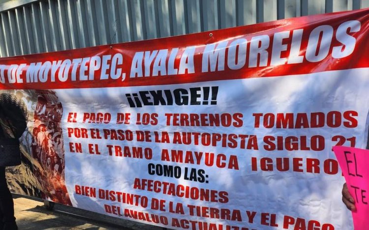 Campesinos exigen indemnización  de sus tierras por autopista Siglo XXI