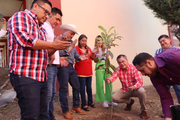 Inicia Jiutepec jornada de reforestación en secundaria de la colonia Jardín Juárez
