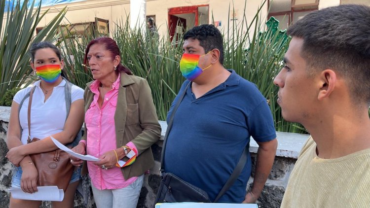 Por homofóbica, colectivos piden  sea destituida Laura Hernández