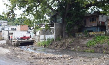 En Tlayacapan limpian barrancas a fin de evitar tragedias como la de 2021