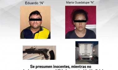 Acusan a esta pareja por traer drogas arma y un auto robado