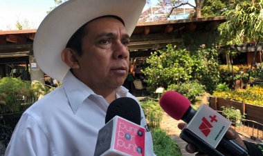 Campesinos hacen todo por  salvar cosechas ante sequía