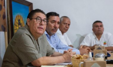 Se reúne Víctor Mercado con  agrupación de guerrerenses
