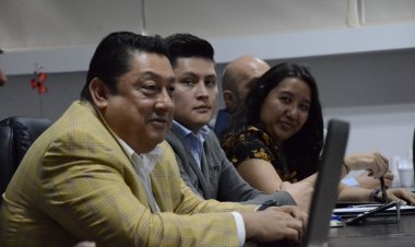 Se reúne fiscal general con autoridades de la FGR