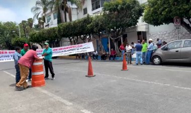 Exigen jubilados del SAPAC aumento en pensiones y prestaciones