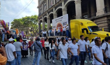 Por la inseguridad y la falta de seguridad social, marchan trabajadores en Cuernavaca