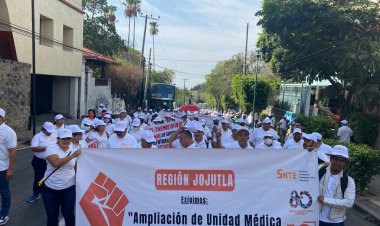 Insumos suficientes y atención médica exige SNTE en este 1 de mayo