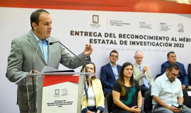 Entregó el gobernador reconocimiento al Mérito Estatal de Investigación