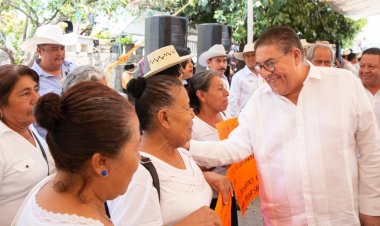 Acudió Víctor Mercado a inauguración de calle en Tepalcingo