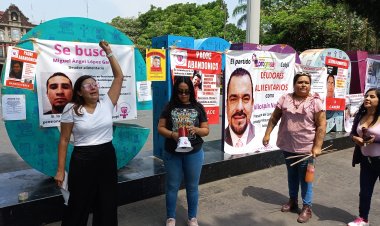 Con tendedero, exponen y ¨balconean¨ a deudores alimentarios de Morelos