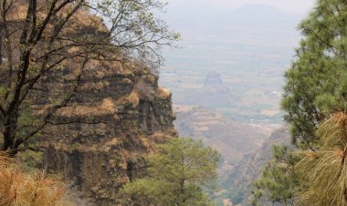 Prácticamente, sofocado el incendio en el paraje de Amatlán de Tepoztlán