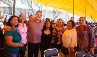 Víctor Mercado festeja en Ocotepec el 10 de mayo