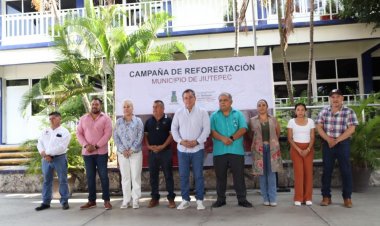 Encabezó Rafael Reyes campaña de reforestación en el CBTIS 166