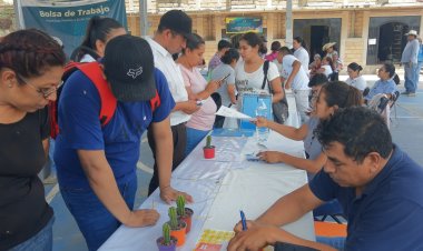 Se ofrecieron 300 plazas laborales en Tepalcingo