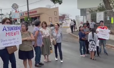 Vecinos de Cuernavaca defienden una reja en su calle por alto índice delictivo