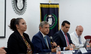 Urge fortalecer municipalismo  y detonar desarrollo: Urióstegui