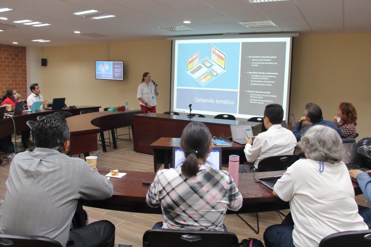 Reciben docentes de UAEM curso sobre uso de nuevas tecnologías